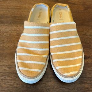Great condition Toms mules